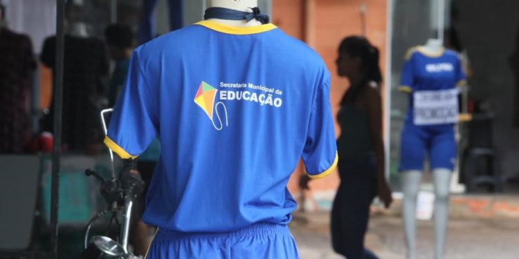 Palmas adota gestão democrática na compra de uniformes escolares e registra economia superior a 28%