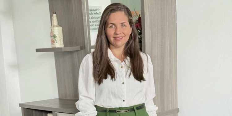 Vice-prefeita Ana Cláudia participa de capacitação estadual e reforça compromisso com políticas públicas para as mulheres em Palmeirante