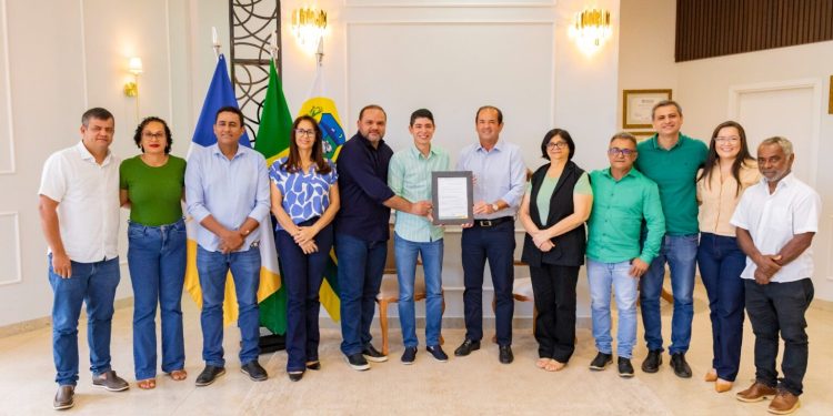 Prefeitura de Paraíso oficializa doação de área para expansão do Centro de Formação do SENAI