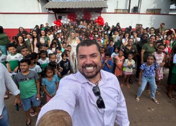 Mateus Coelho entrega escola reformada e reafirma compromisso da gestão com a educação de Novo Acordo