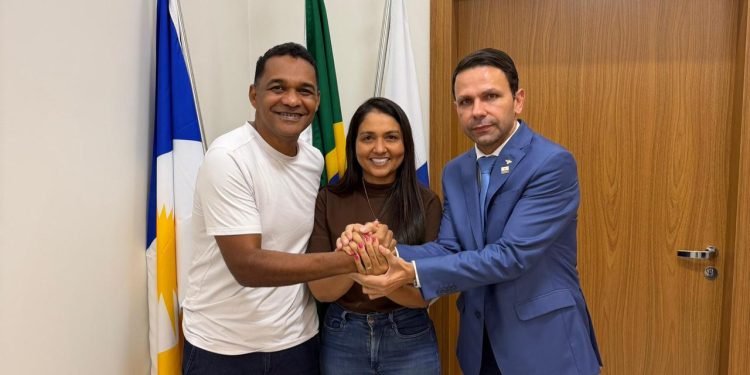 Deputada Vanda Monteiro fortalece base na capital com apoio de Waldson da AGESP para sua reeleição