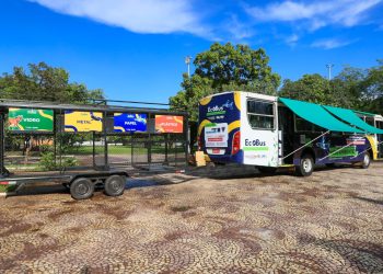 Prefeito Eduardo Siqueira Campos lança Ecobus e assina decretos importantes para o desenvolvimento sustentável de Palmas
