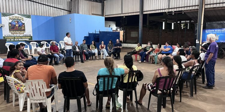 Prefeitura de Palmas e governo do Estado alinham reforma da Feira do Jardim Taquari com feirantes