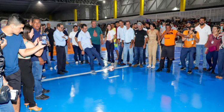 Em comemoração aos 56 anos de Guaraí, governador Wanderlei Barbosa entrega ginásio poliesportivo e reforça segurança no trânsito