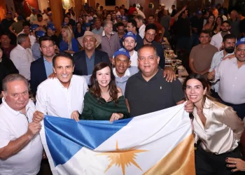 Senador Eduardo Gomes reúne vereadores e prefeitos do Tocantins em Brasília e reforça articulação municipalista durante Marcha Nacional