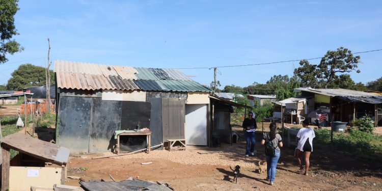 Prefeitura de Palmas realiza visitas às famílias em situação de vulnerabilidade no Setor Fumaça