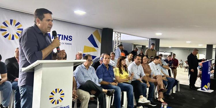 Com o governador, Marcus Marcelo participa da inauguração do CAIC e exalta fortalecimento da Educação em Araguaína