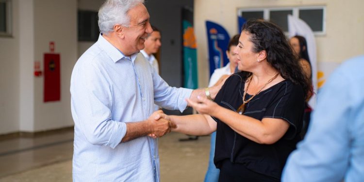 Laurez Moreira defende industrialização e fortalecimento da bacia leiteira