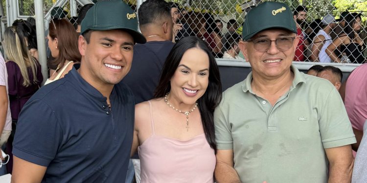 Em Araguaína, Kátia Chaves participa de confraternização do Dia do Trabalhador da Rede Campelo ao lado de Lucas Campelo, Edvaldo Campelo e família