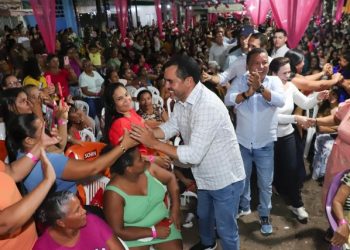 Governador Wanderlei Barbosa participa de Festa das Mães e inauguração do Estádio Municipal em Axixá do Tocantins