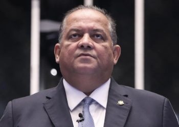 Senador Eduardo Gomes cobra providências do DNIT após interdição da Ponte Transaraguaia e pede autorização emergencial para travessia por balsas