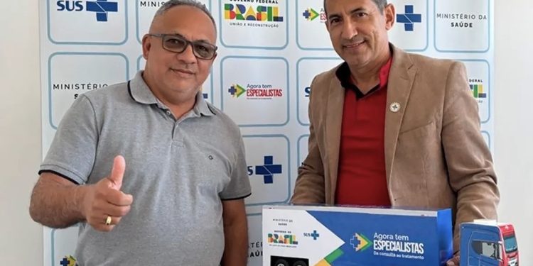 Mais acesso, dignidade e cuidado: Colinas conquista micro-ônibus para transporte de pacientes do SUS e fortalece atendimento na saúde