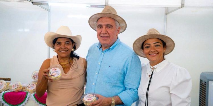 Laurez Moreira ouve produtores na Agrotins e defende feira mais estruturada, forte e acessível