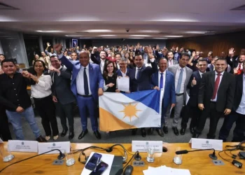 Senador Eduardo Gomes reúne prefeitos em Brasília, mostra força política e projeta Tocantins na presidência do Congresso Nacional