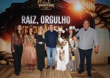 Senador Eduardo Gomes reforça parceria com Brejinho de Nazaré durante abertura da 43ª Festa do Vaqueiro