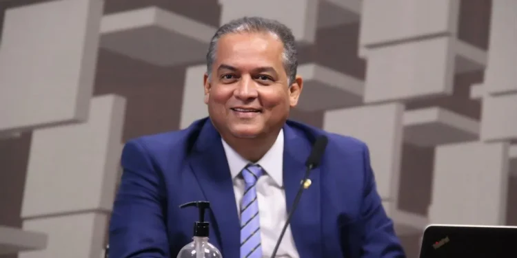 Senador Eduardo Gomes apresenta emenda para incluir jogadoras da Copa do Mundo de 1995 em prêmio histórico do futebol feminino