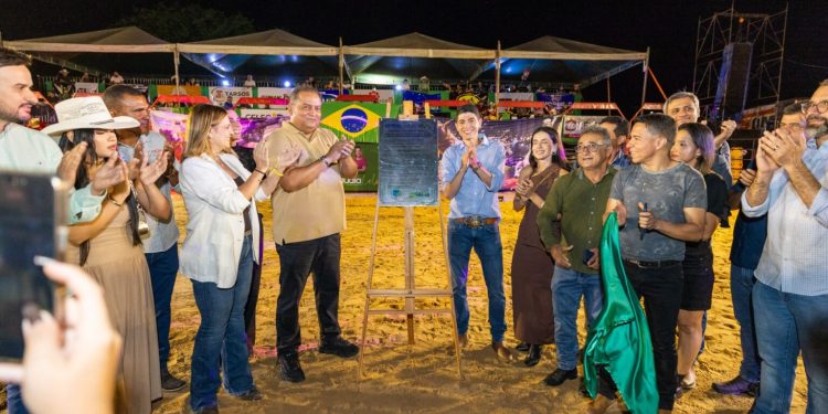 Prefeitura de Paraíso entrega maior frente de pavimentação asfáltica da história do município durante abertura da 5ª FestMicro
