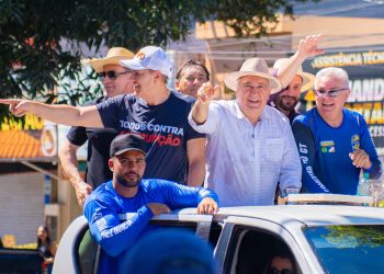 Ao lado de multidão, Laurez Moreira mostra força política durante abertura da 51ª Expo Gurupi