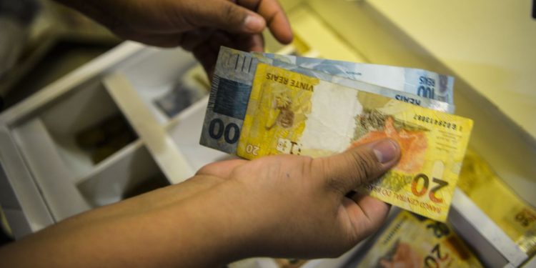 Novo Desenrola renegocia quase R$ 12 bilhões em dívidas