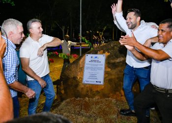 Prefeito Eduardo Siqueira Campos inaugura a Praça das Águas e entrega novo espaço de lazer para moradores do Bertaville
