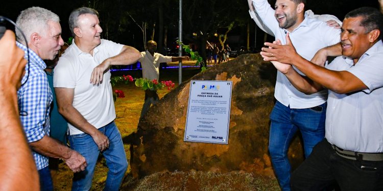 Prefeito Eduardo Siqueira Campos inaugura a Praça das Águas e entrega novo espaço de lazer para moradores do Bertaville