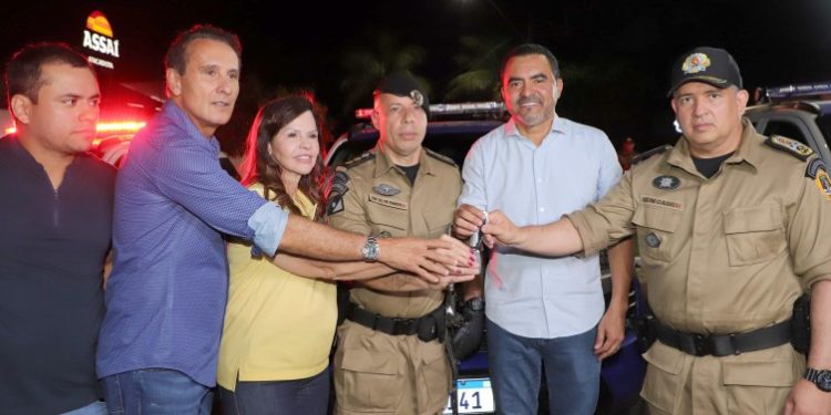 Em Araguaína, governador Wanderlei Barbosa participa da passagem de comando do 2º BPM e entrega novos equipamentos à corporação