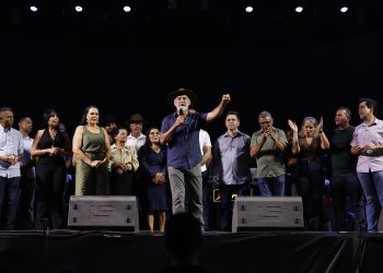 Nos 37 anos de Sampaio e Buriti do Tocantins, Amélio Cayres celebra conquistas e reforça apoio aos municípios