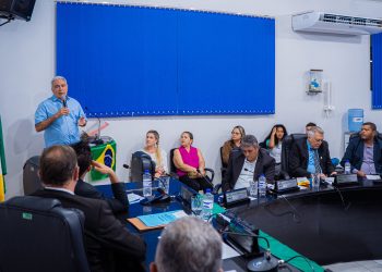 Laurez Moreira participa de sessão especial em Tocantinópolis e incentiva jovens a ocuparem espaços na política