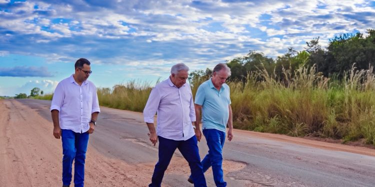 Laurez Moreira percorre o Bico do Papagaio e vê potencial de crescimento travado pelo abandono da região