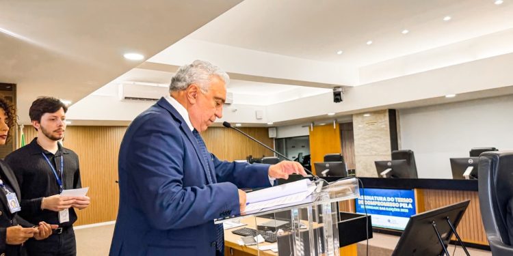 Laurez Moreira assina Termo de Compromisso pela Integridade das Eleições 2026 no TRE-TO