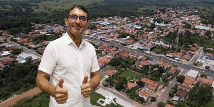 Prefeito de perfil popular e próximo das pessoas, Saulo Borges convida população para celebrar seu aniversário em Bandeirantes