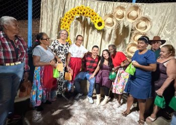 Prefeito Dione do Pastel destaca valorização das tradições durante a 2ª edição do Arraiá da Idade de Ouro em Combinado