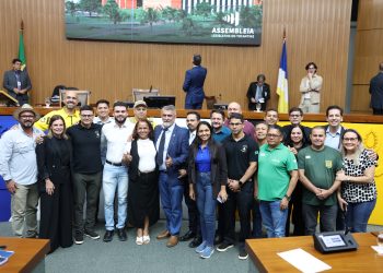 “Ninguém foi vencido, os ganhadores foram os servidores”, afirma Amélio após derrubada de veto sobre indenizações