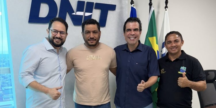 Ao lado de Ricardo Ayres e vereadores, Max Luz cobra conclusão de ponte e recuperação da BR-010 e reforça compromisso com as demandas da população de Goiatins