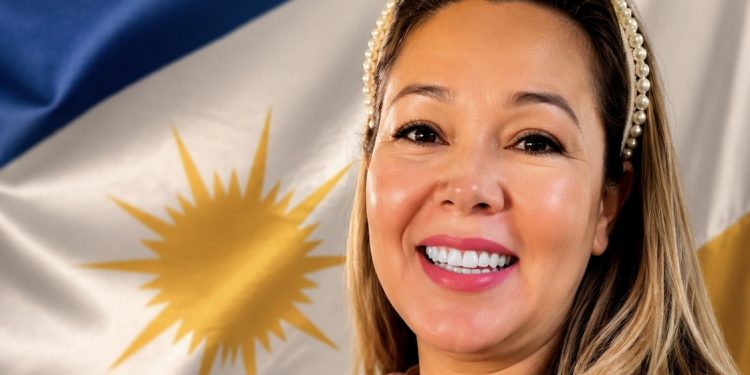 Mariane Ferreira entra no cenário eleitoral com discurso firme e projeta uma pré-candidatura que une fé, família e compromisso com o povo