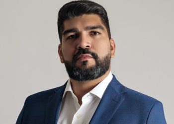Prefeito Douglas Oliveira diz que priorizou pagamento dos servidores após herdar município endividado e comenta investigação do MPTO