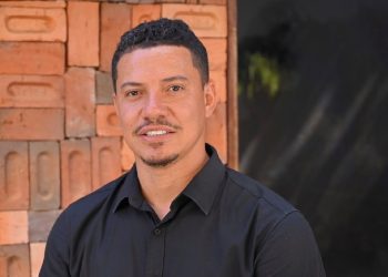Com investimentos em infraestrutura, saúde e zona rural, prefeito Dione do Pastel acelera desenvolvimento de Combinado; parceria com Wanderlei Barbosa garante obra histórica na TO-110