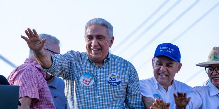 Laurez Moreira participa de cavalgada de abertura da XIX Expo Dueré