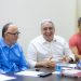 Laurez Moreira faz compromisso com trabalhadores da saúde e assina documento que enumera pautas da categoria