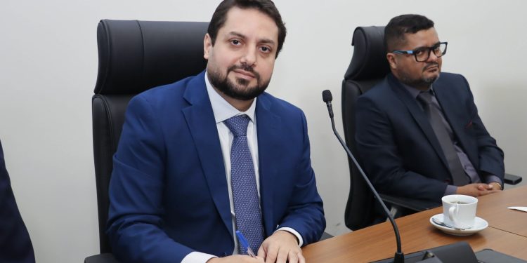 Dr. Vinicius Pires, um dos vereadores mais atuantes de Palmas, lança pré-candidatura a deputado estadual e convida apoiadores para convenção que oficializará seu nome na disputa pela Assembleia Legislativa