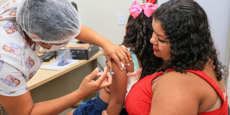 Saúde de Palmas reforça importância de manter vacinas de crianças e adolescentes em dia