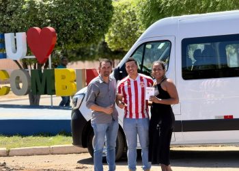 Gestão Dione do Pastel avança na saúde e garante van zero quilômetro para ampliar atendimento à população de Combinado
