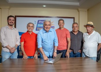 Laurez Moreira registra ata da convenção da coligação Pra Frente Tocantins e inicia etapa final para oficialização das candidaturas