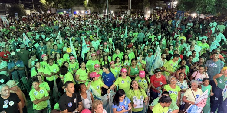 Paulinho do Bonifácio reúne multidão em comício em Tocantinópolis ao lado de Sandoval Cardoso e Eduardo Siqueira