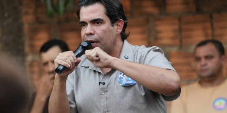 Em meio a tensões no STF, Ricardo Ayres diz que retomará após eleições mobilização por PEC que prevê mandato de 8 anos para ministros