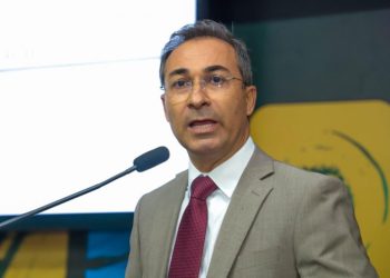 Após questionamento do MPTO, Wagner Rodrigues suspende pagamento de  auxílio-transporte a secretários