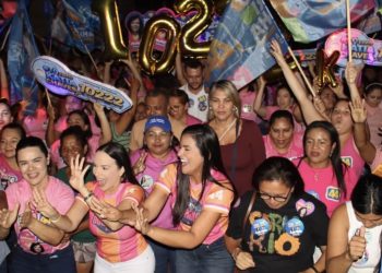 Kátia Chaves e Karynne Sotero arrastam multidão em caminhada por Tocantinópolis e reforçam mobilização na reta final da campanha