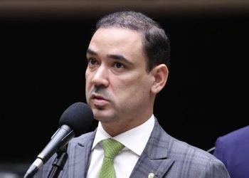 Justiça Eleitoral multa Vicentinho por impulsionar propaganda negativa contra Dorinha nas redes sociais