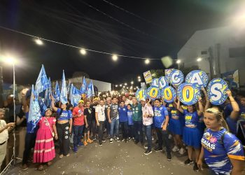 Wilson Carvalho reúne multidão no Bairro São João ao lado de Lucas Campelo e reforça força da campanha na reta final