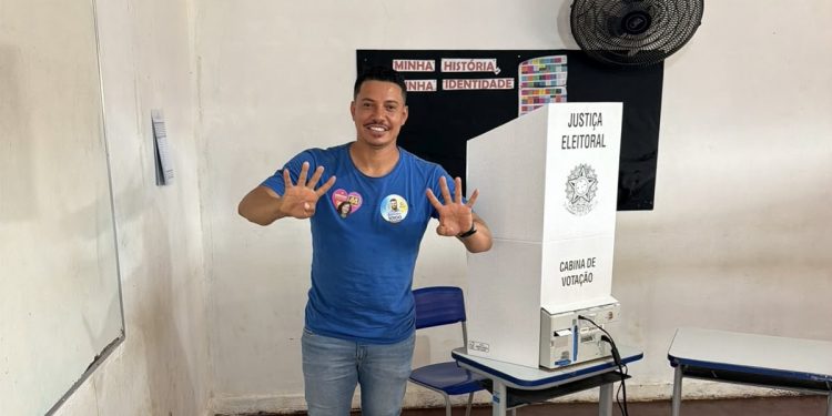 Prefeito Dione do Pastel sai fortalecido das urnas após fazer todos os seus candidatos majoritários em Combinado